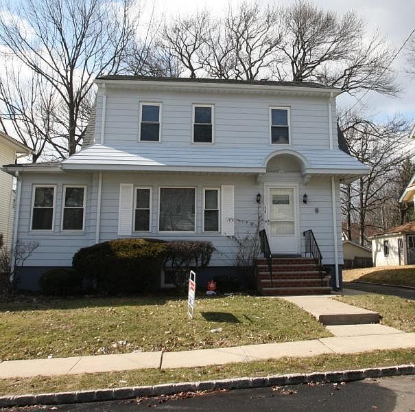 1st image of 39 Brookwood Dr