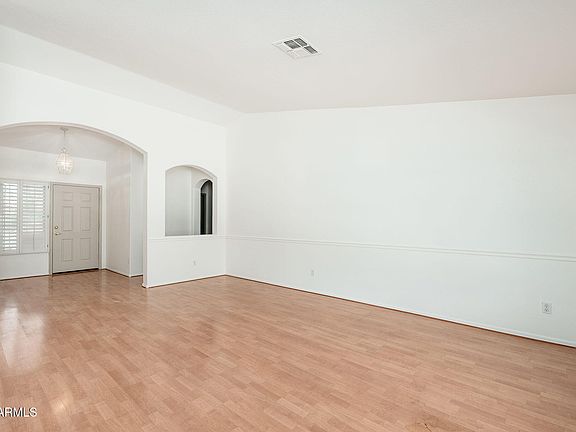 4th image of 3721 N HOGAN Drive