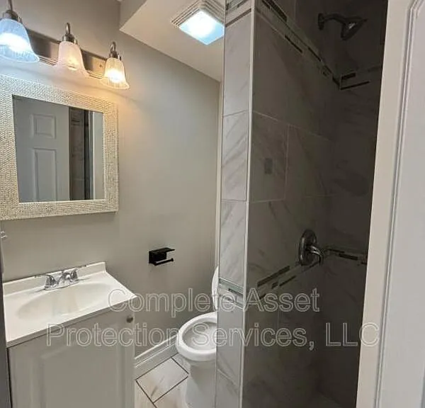2715 Greene St — Photo 3