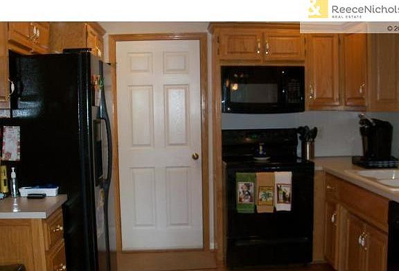 5th image of 400 Marina Ct #15