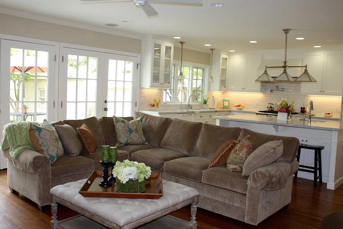 5 bed, 3.5 bath, 2900 sqft, $4,000 — Photo 2