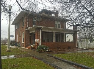 722 N. Market St., Mount Carmel, IL 62863