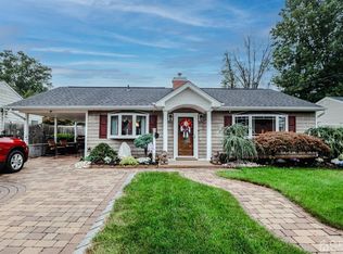 26 Kenmore Rd, Edison, NJ 08817