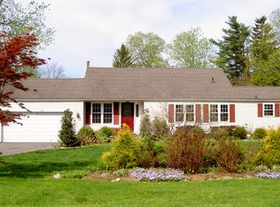 24 Kathleen Ln, Mount Kisco, NY 10549