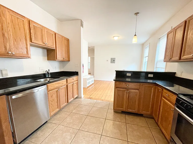 52 Delle Ave #2F — Photo 2