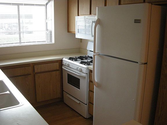 3rd image of 2445 Sycamore Glen Dr