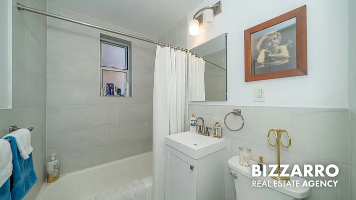Bathroom, photo 1