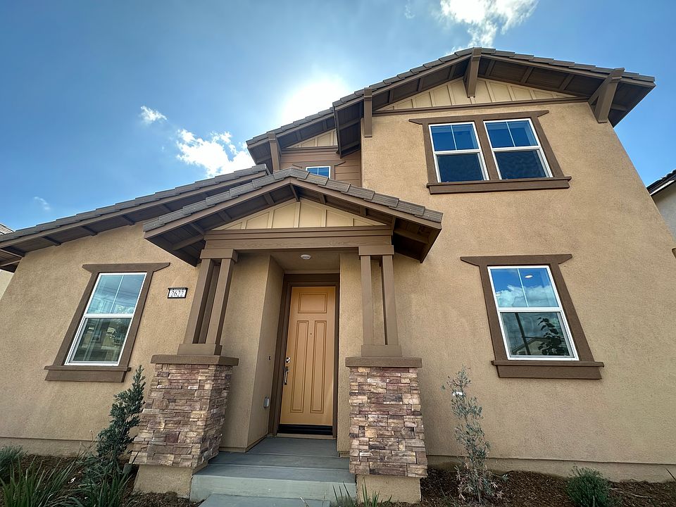 1st image of 2622 E Brockram Dr
