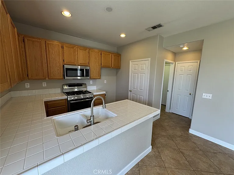 7030 Fontaine Pl — Photo 11