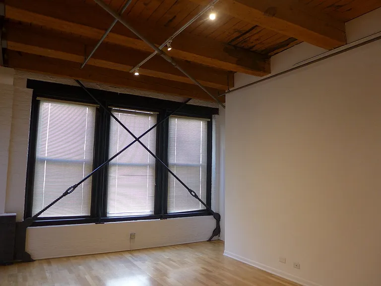 Old Franklin Building — Photo 27