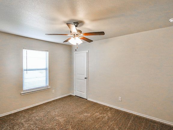 2nd image of 10110 Valencia Ave