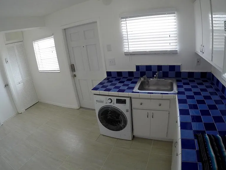 SW 51street Miami Fl Side — Photo 1