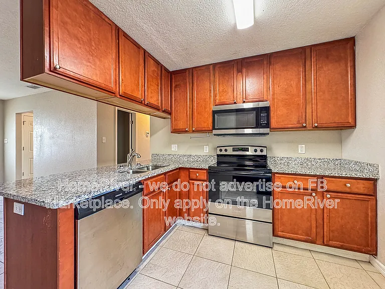 4407 Pompano Dr — Photo 9