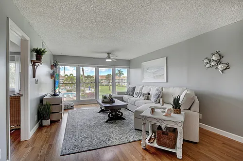 154 Palm Dr #2-ID1049699P Photo 1