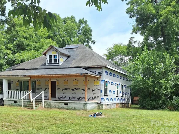 687 Parkway Dr, Chester, SC 29706