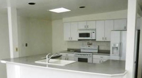 3rd image of 1525 N Grady Ave