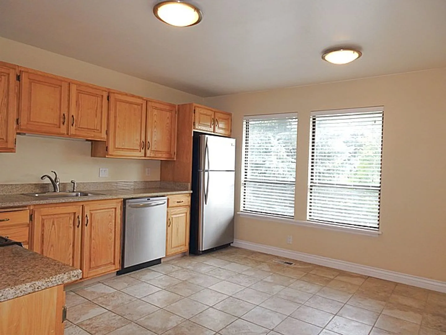Great Prospector Home on Cul-de-Sac — Photo 4