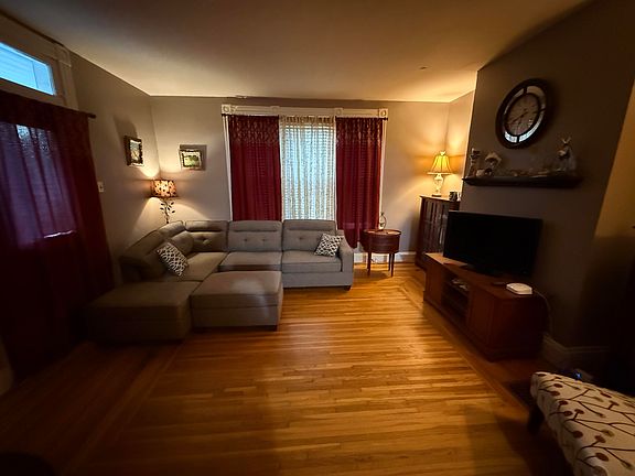 2nd image of 146 Center St