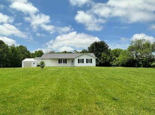 1005 Golf Course Rd, Eldorado, IL 62930