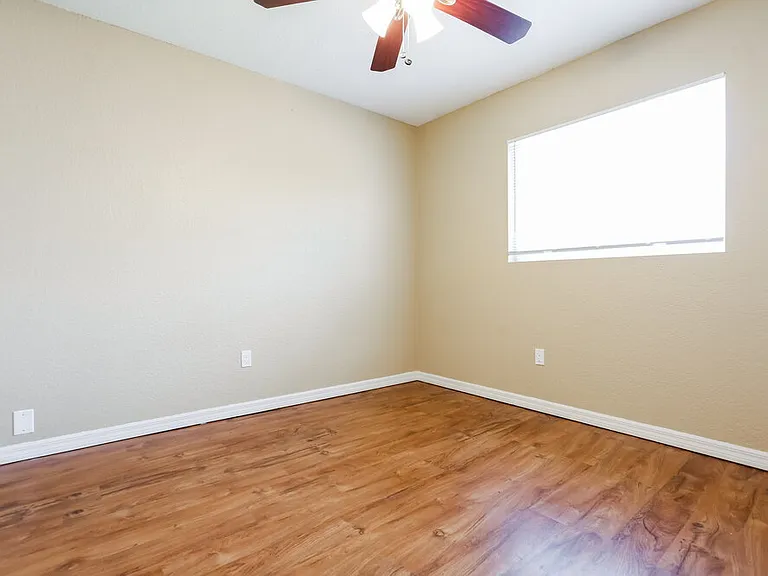 2429 Vedado St — Photo 11