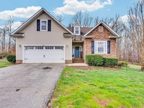 821 Honeysuckle Ln, Sparta, TN 38583