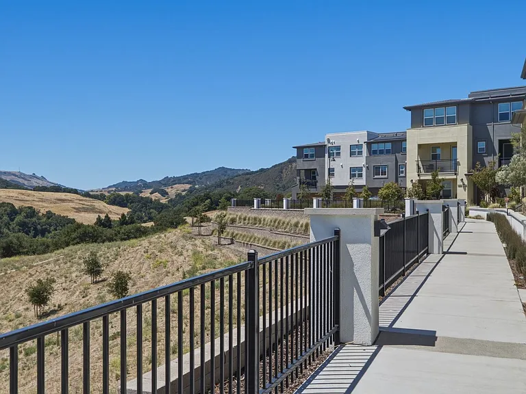 1230 Mateo Miller Cir — Photo 66