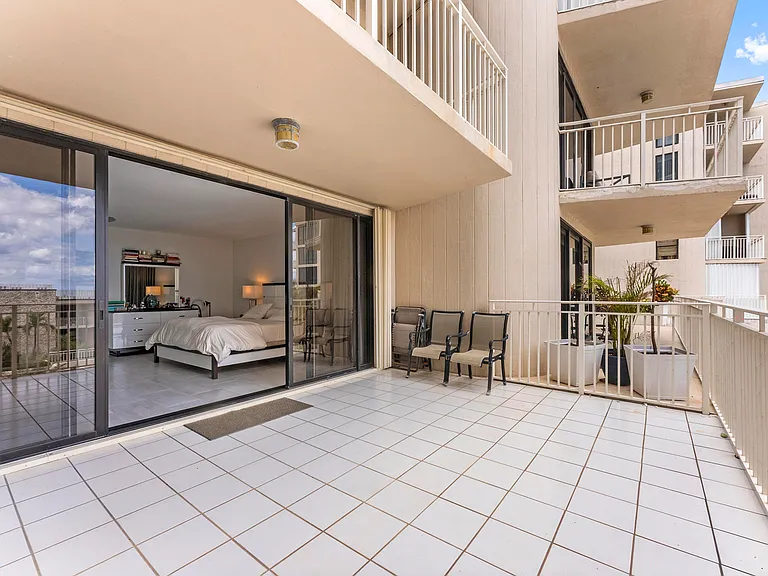 2155 S Ocean Blvd #11 — Photo 27