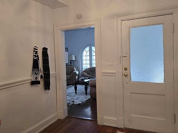 4th image of 807 N Sheppard St