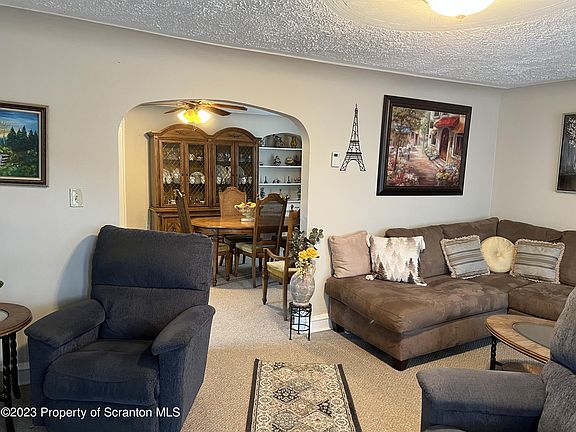 5th image of 706 W Lackawanna Ave
