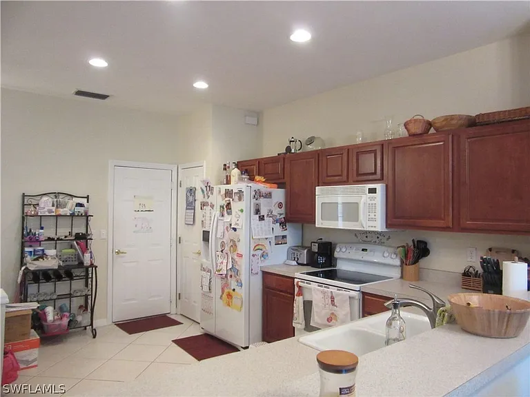 8310 Village Edge Cir #3 — Photo 16