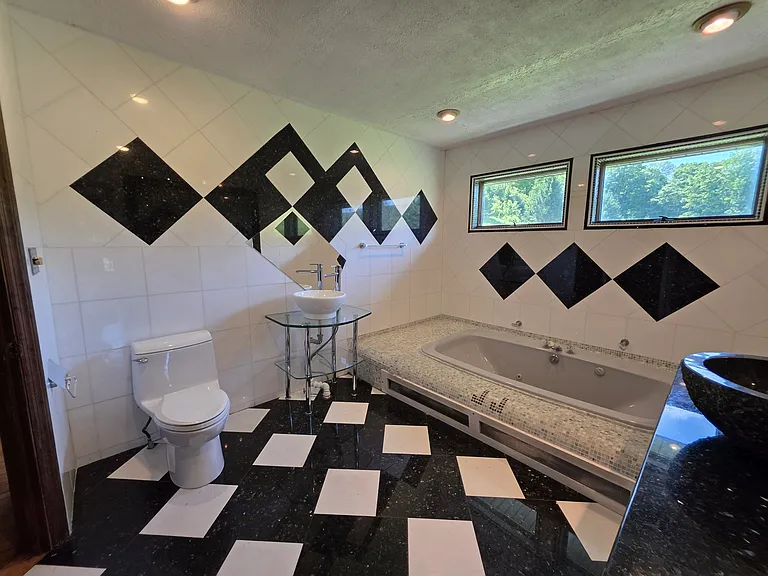 1462 W Fulton Rd #1 — Photo 16