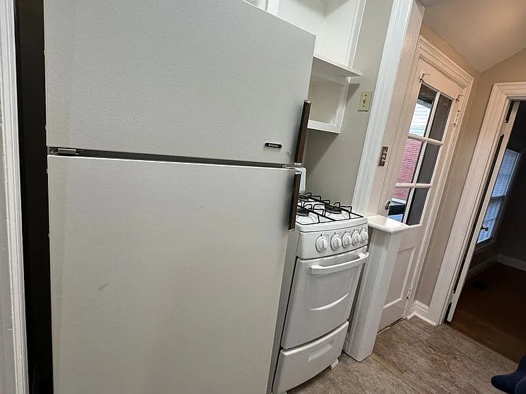 653 Montclair Dr — Photo 15