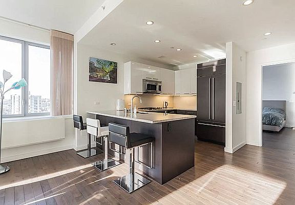 5th image of 321 Cathedral Pkwy #19A