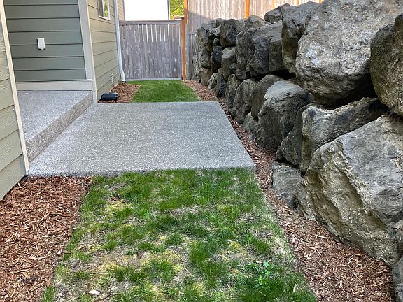 5th image of 4323 Acacia Ln SE