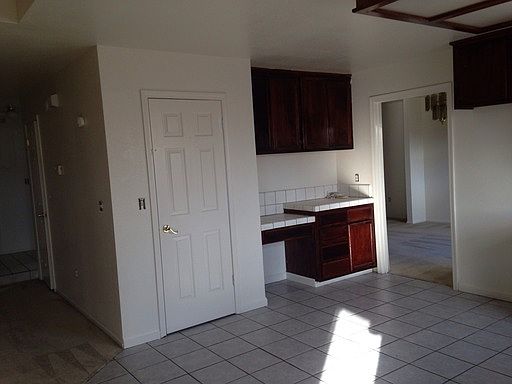 3rd image of 3028 Glen Field Ln