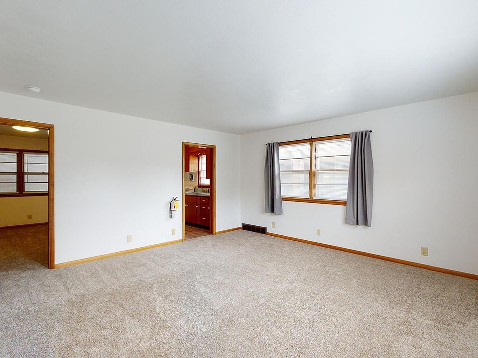 1st image of 210 Campus Ave Unit 1