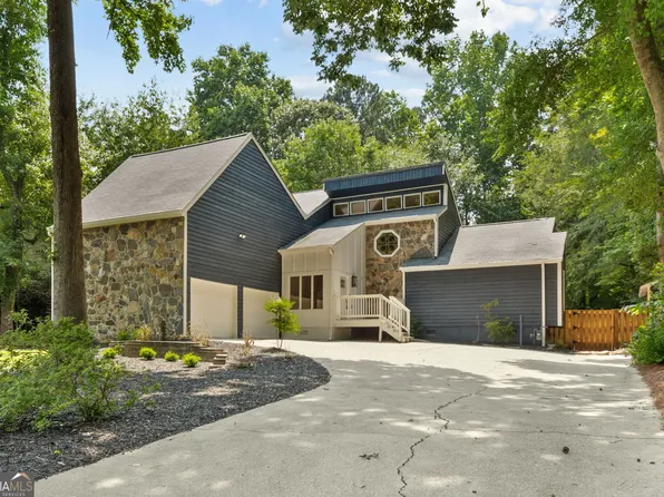 5296 Amhurst Dr, Peachtree Corners, GA 30092