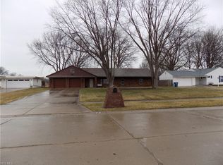 2732 Skyline Dr, Lorain, OH 44053