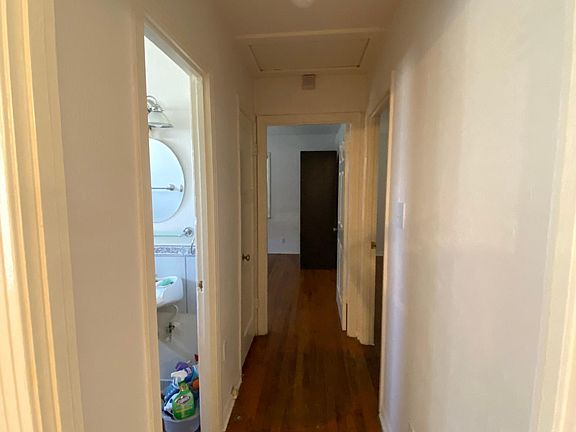 3rd image of 122 Elmo Ave