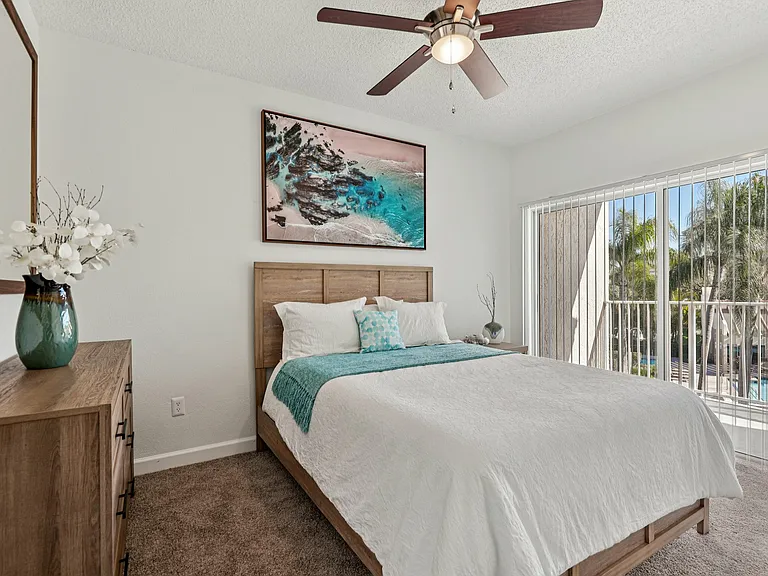 Waterford Point Apartments — Photo 53