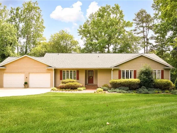 102 Shawnee Cir, Lexington, NC 27295