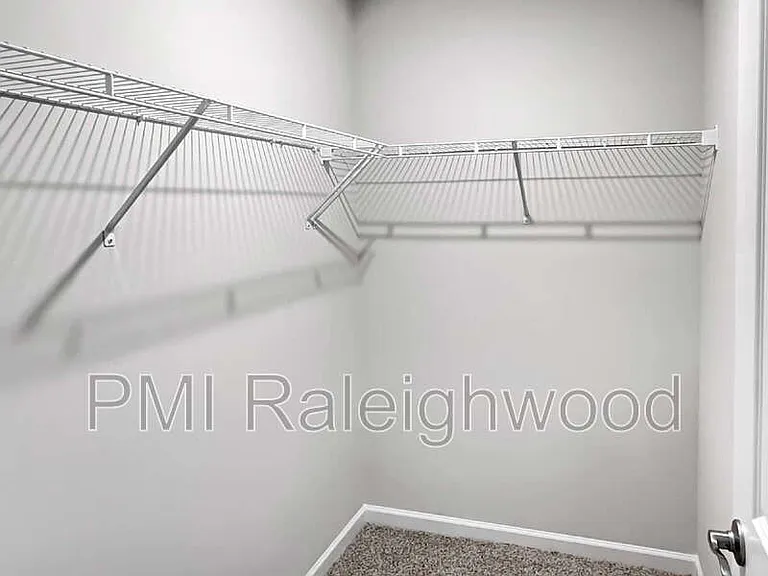 671 Rolling Fields Dr — Photo 12