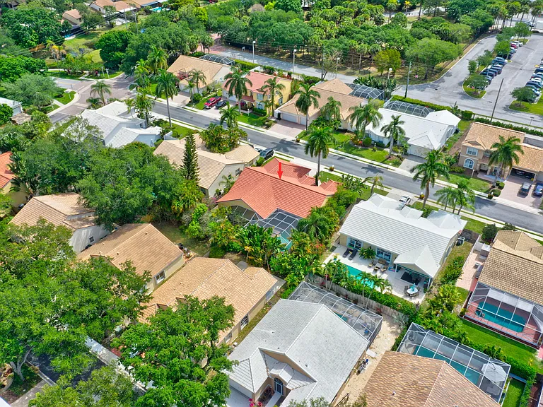 10207 Allamanda Blvd — Photo 52