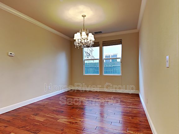 4th image of 6009 Ventura Way