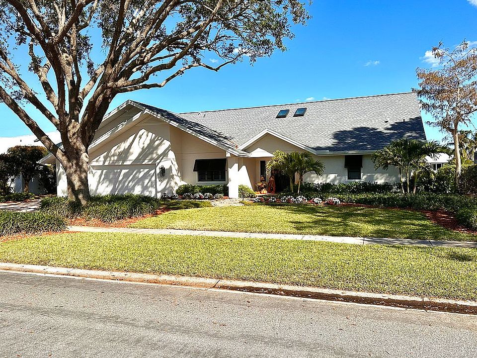 1st image of 2322 Pine Woods Cir