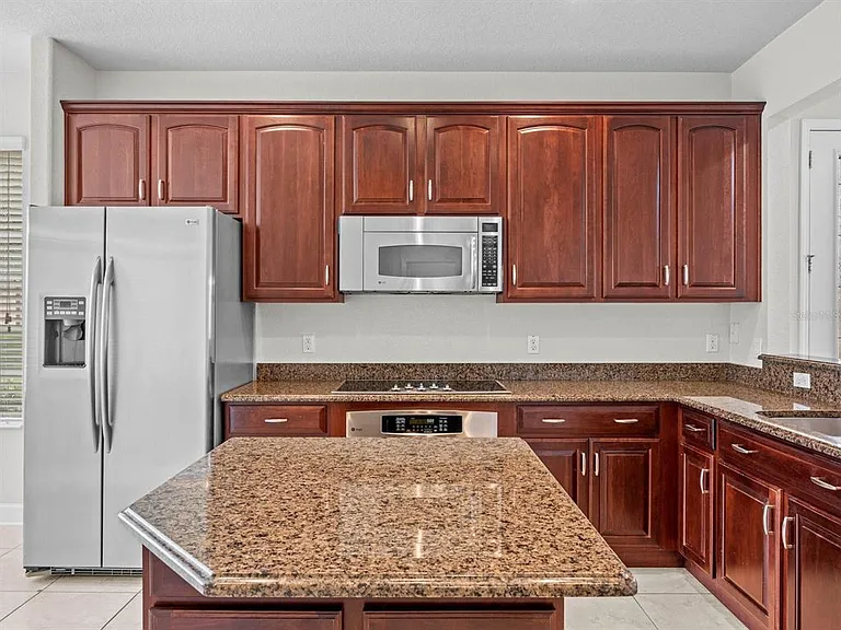 1406 Milledge Ln — Photo 6