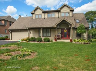 1030 Burton Ter, Glenview, IL 60025