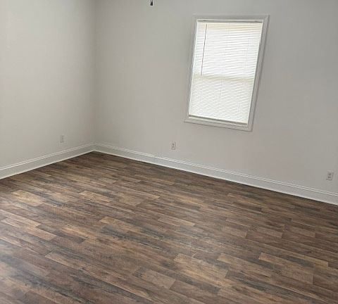 3rd image of 216 S Tillery St
