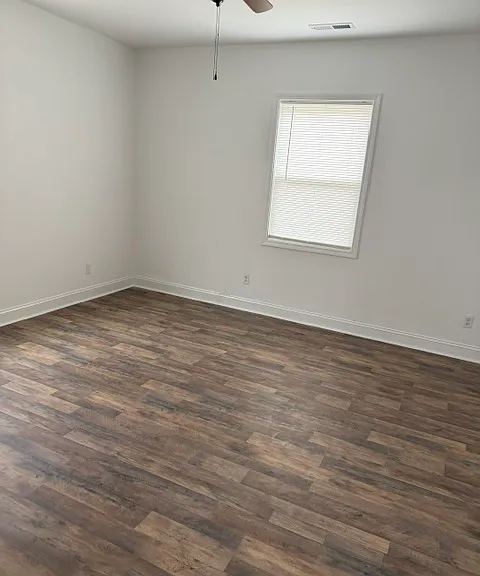 216 S Tillery St — Photo 3
