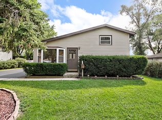 1027 Tacoma St, Carpentersville, IL